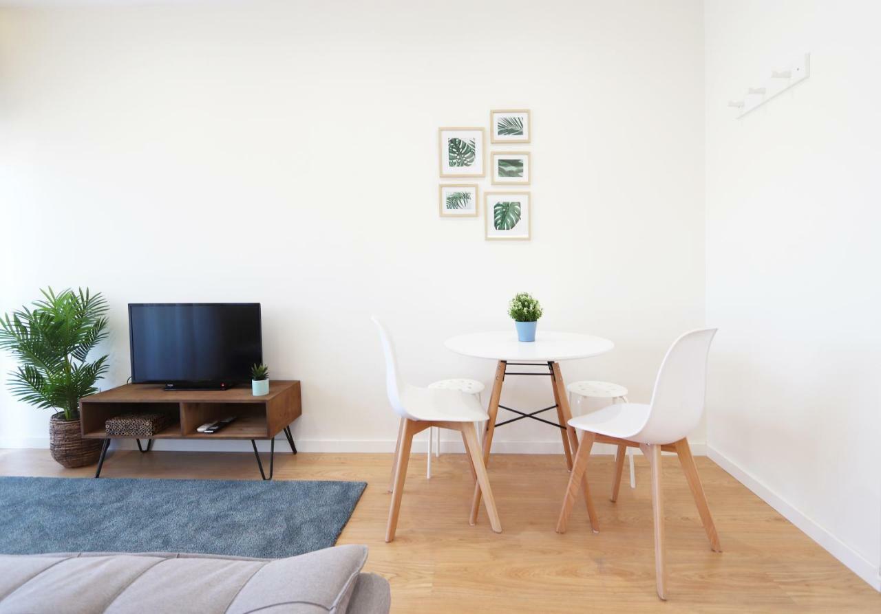 Hm - Living Batalha Square 1 Apartment Porto Luaran gambar