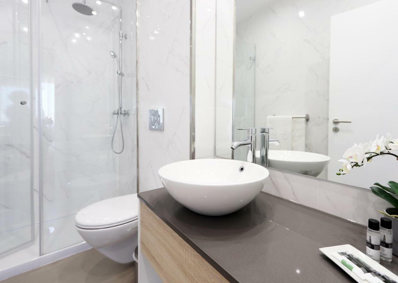 Hm - Living Batalha Square 1 Apartment Porto Luaran gambar