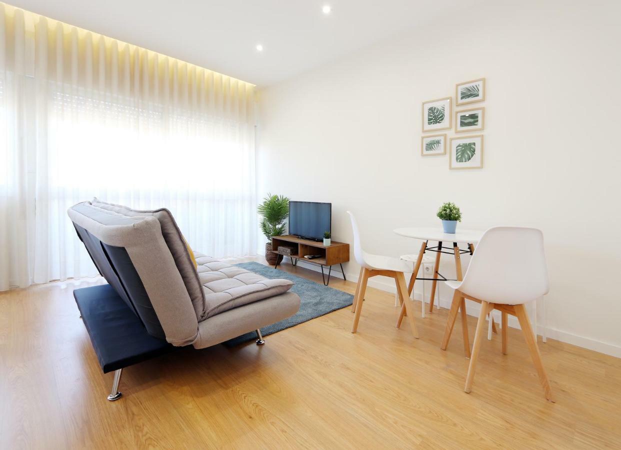 Hm - Living Batalha Square 1 Apartment Porto Luaran gambar
